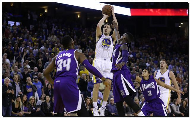  库里单场14记三分破纪录，勇士狂胜雷霆53分  